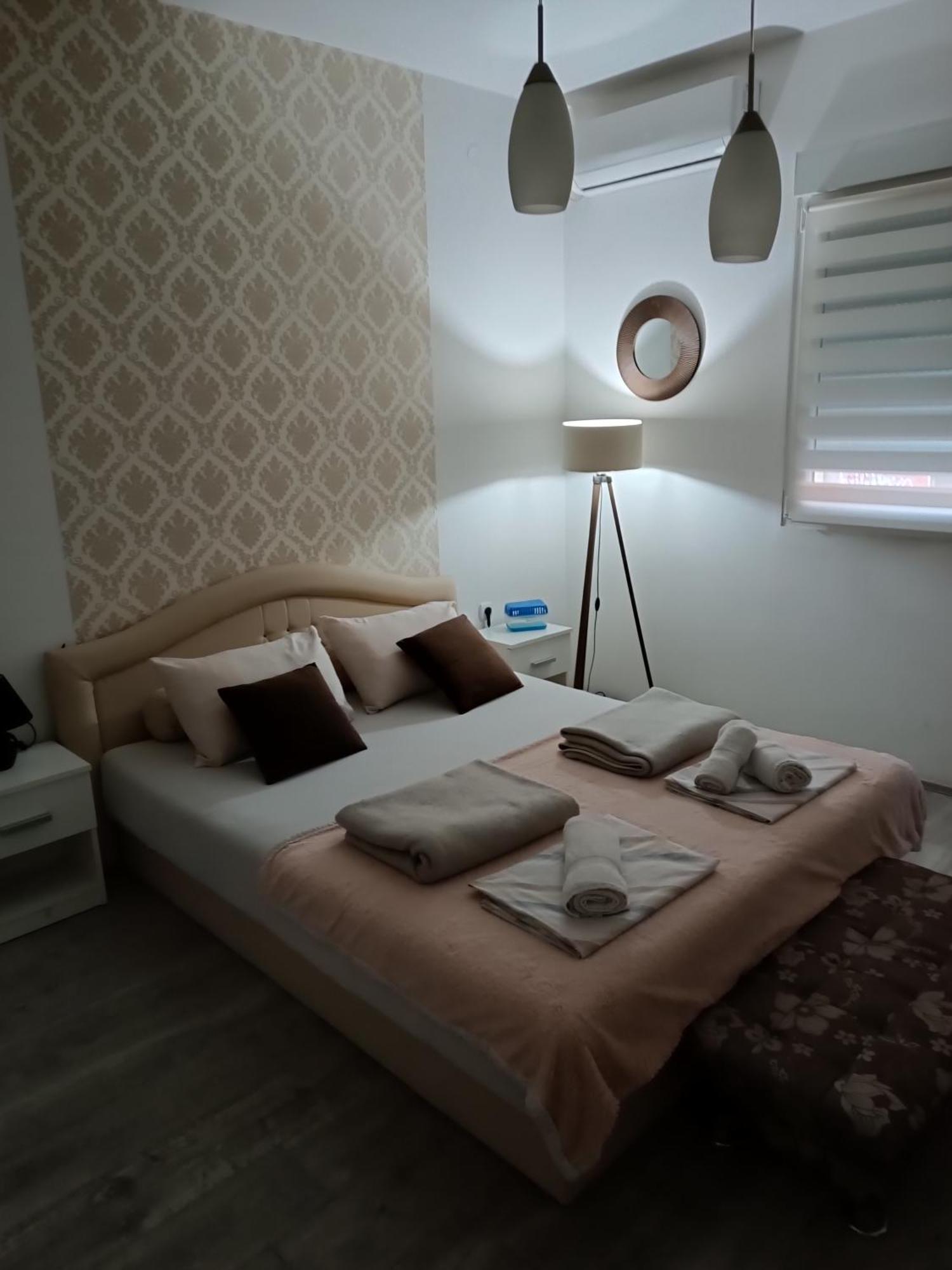 Happy Star Apartment Nis Ngoại thất bức ảnh