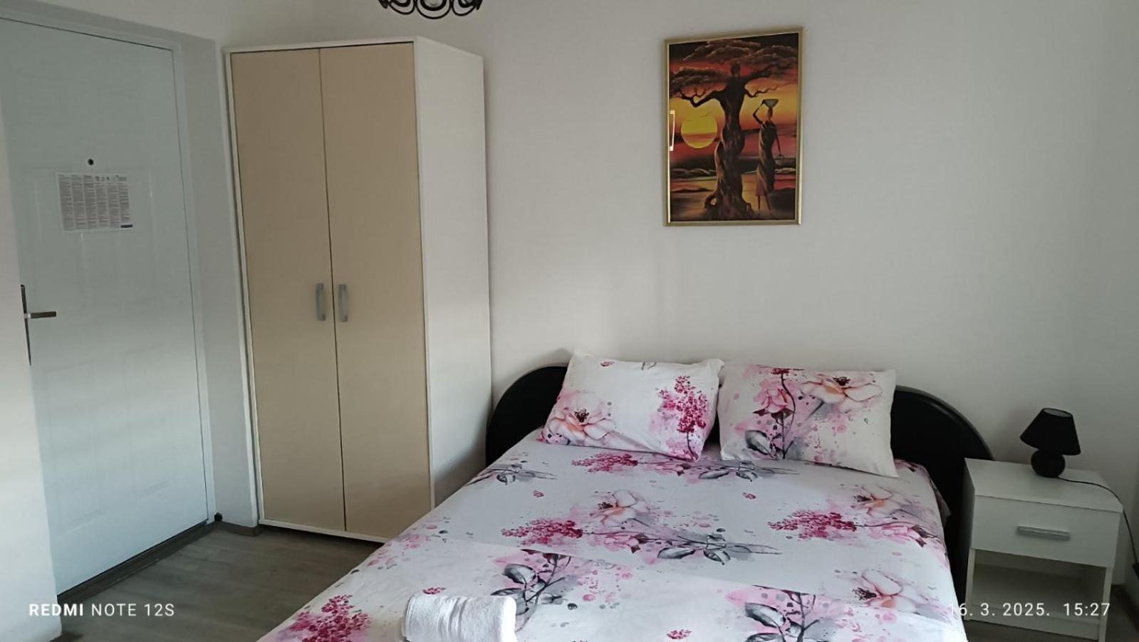 Happy Star Apartment Nis Ngoại thất bức ảnh