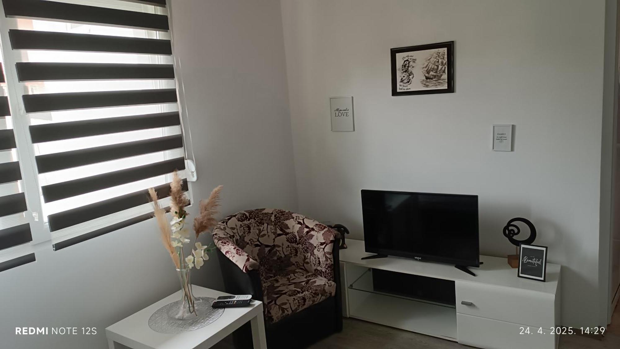 Happy Star Apartment Nis Ngoại thất bức ảnh