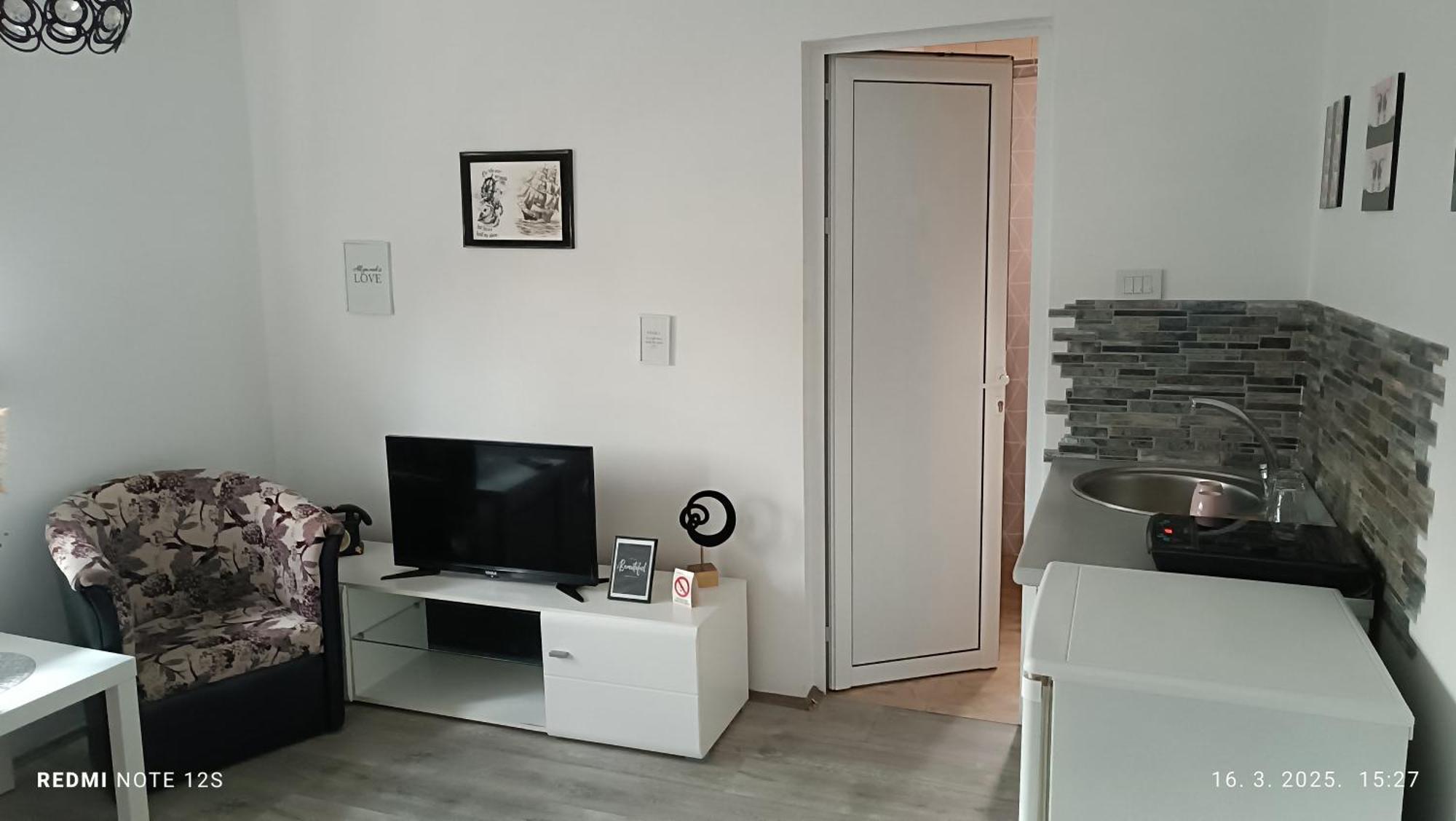 Happy Star Apartment Nis Ngoại thất bức ảnh